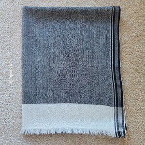 NWOT Saba 100% Wool Woven Scarf Australia Black & White Herringbone